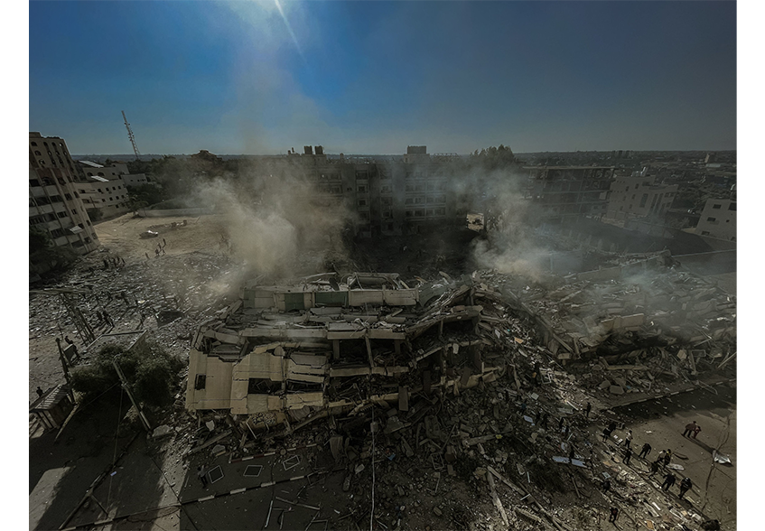 Israel og Gaza: Hamas og andre væbnede grupper skal løslade civile gidsler og behandle tilfangetagne humant