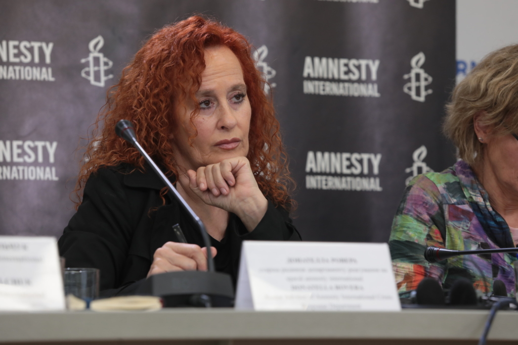 Amnestys chefresearcher Donatella Rovera har mange års erfaring fra krigs- og konfliktzoner.