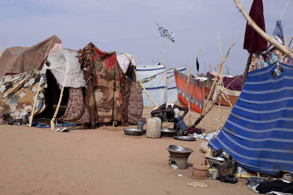 Det lykkedes manden her at flygte fra byen El Fasher i Sudan og undslippe vold og overgreb begået af oprørsgruppen RSF.
