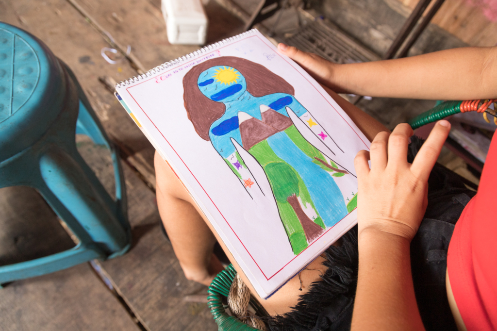 En tegning af hvordan Yassira ser sig selv.