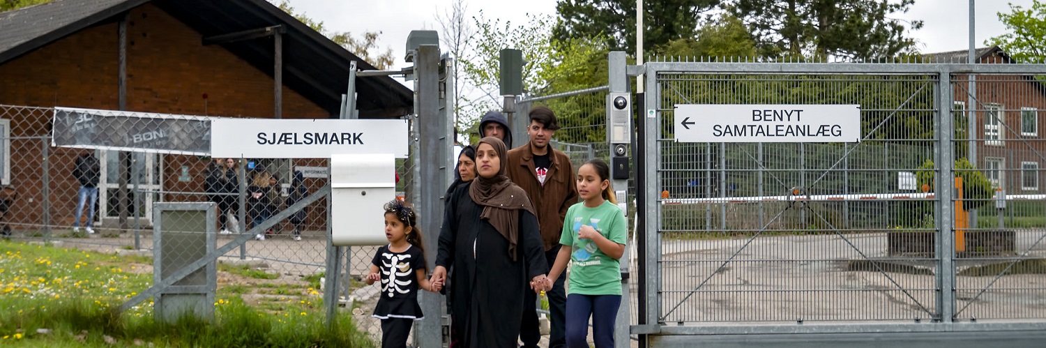 Afghanerne skal løftes ud af de danske udrejsecentre