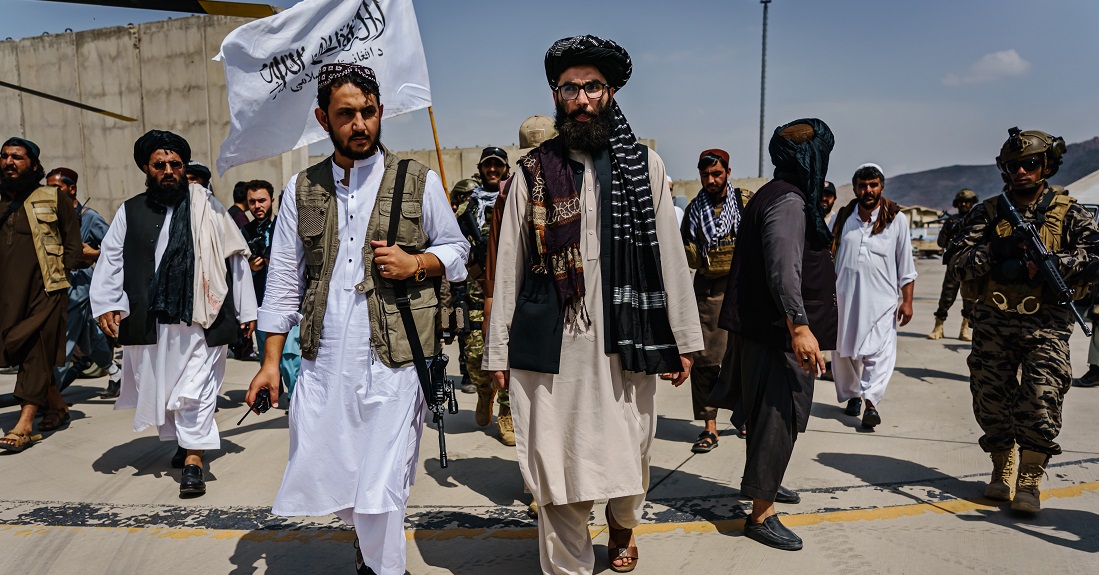 Amnesty afdækker krigsforbrydelser op til Afghanistans regerings kollaps