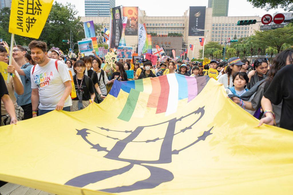 Kan du din LGBTI+? Lær mere her og forstå betydningen.